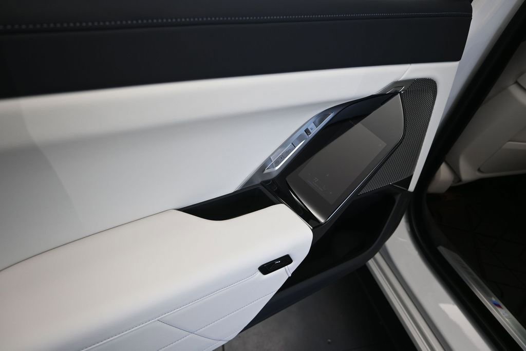 New 2026 BMW 760i xDrive w/ Executive Package AWD/4WD image 15