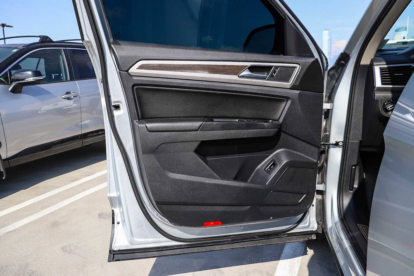 Used 2019 Volkswagen Atlas SEL image 24