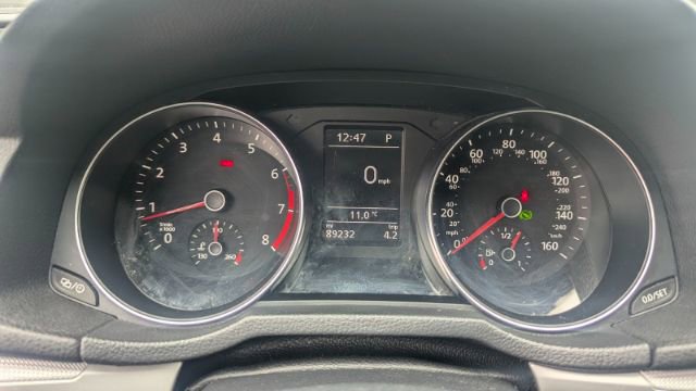 Used 2017 Volkswagen Passat 1.8T S image 32