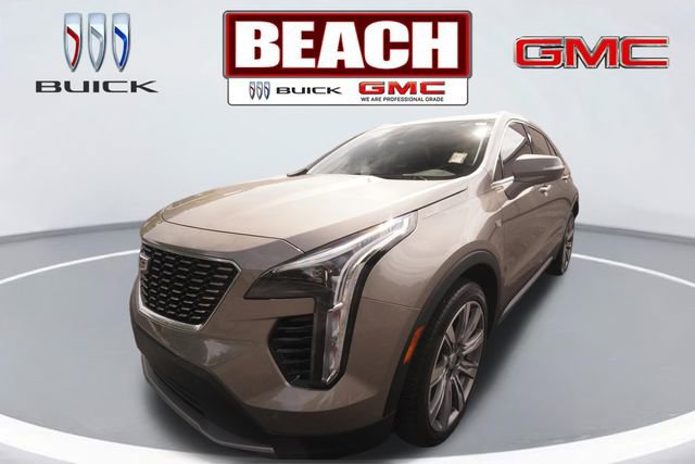 Used 2023 Cadillac XT4 Premium Luxury w/ Cold Weather Package FWD image 7