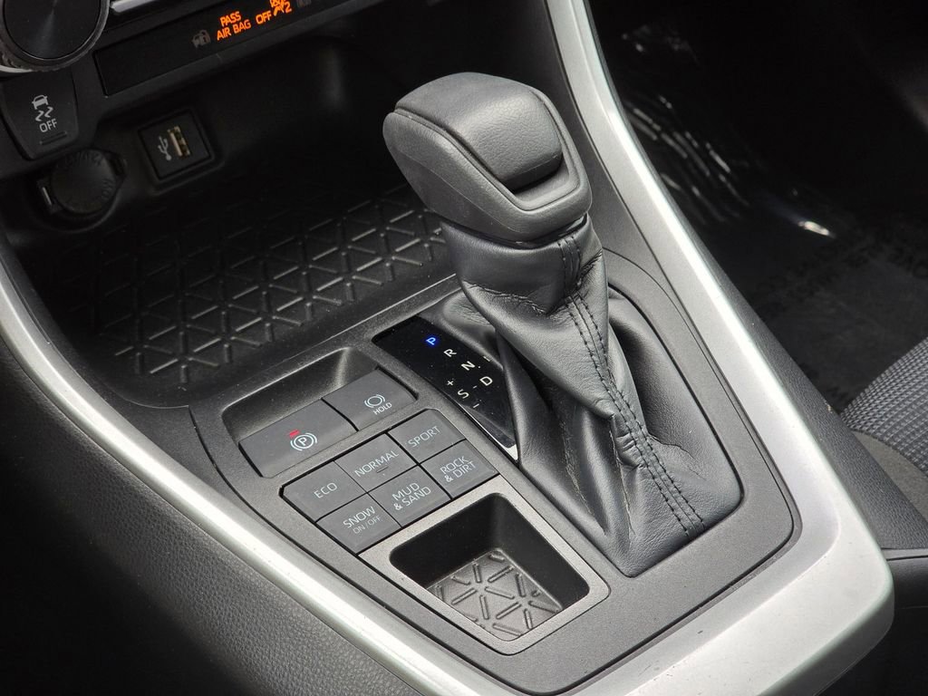 Used 2023 Toyota RAV4 LE image 37