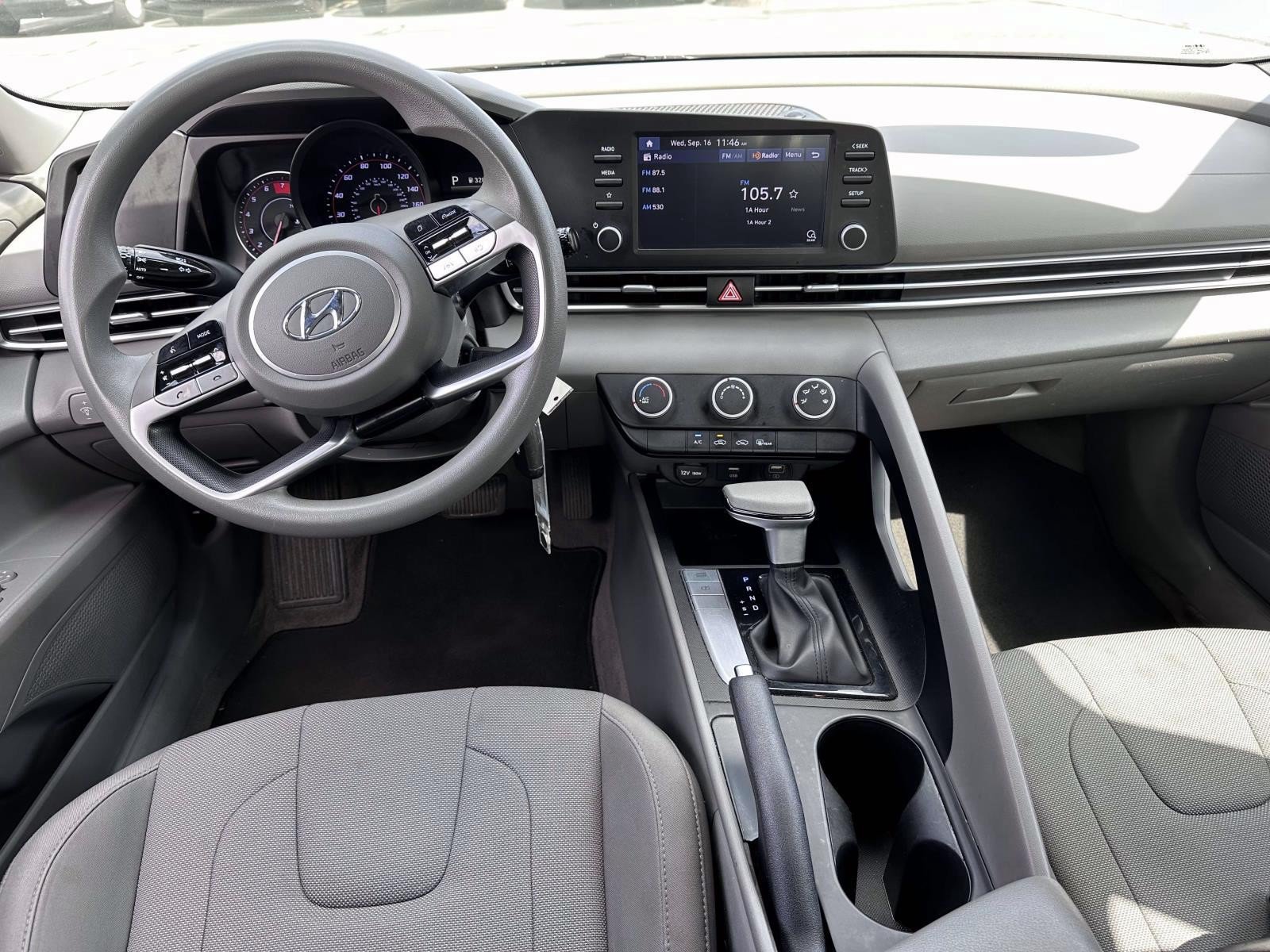 Used 2023 Hyundai Elantra SE FWD image 13