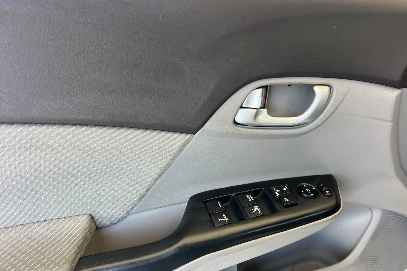 Used 2012 Honda Civic Hybrid Sedan image 12