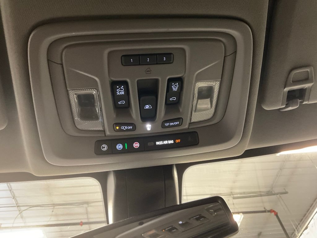 Used 2022 GMC Sierra 3500 Denali AWD/4WD image 30