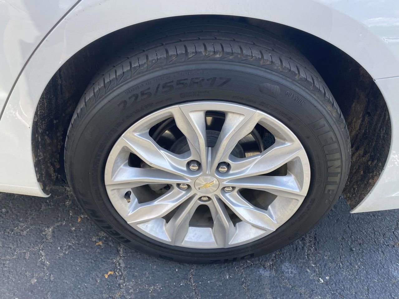 Used 2022 Chevrolet Malibu LT image 8