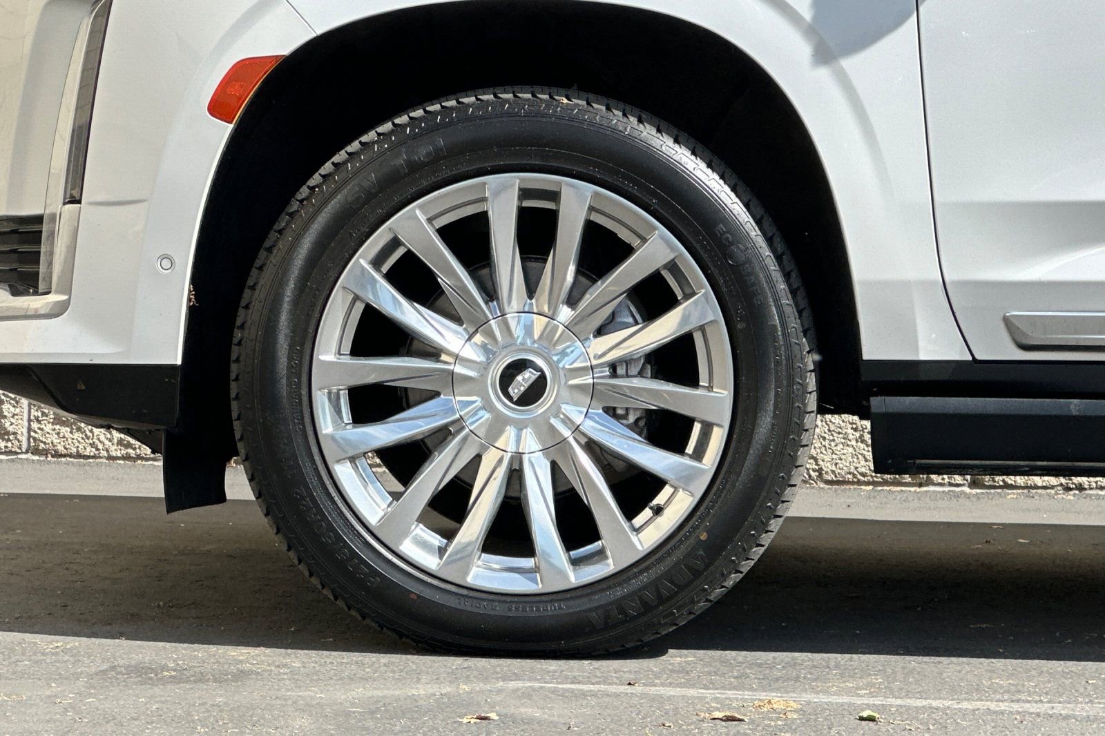Certified 2021 Cadillac Escalade ESV Premium Luxury w/ Driver Assist Tech Package AWD/4WD image 35