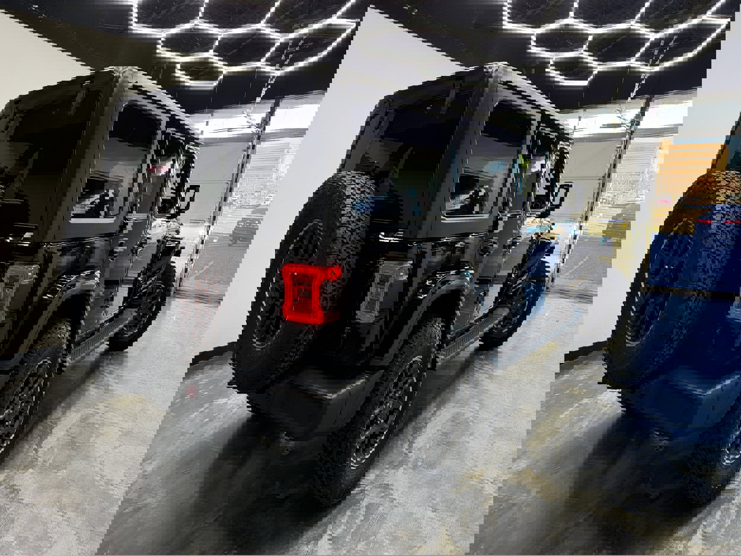 Used 2021 Jeep Wrangler Unlimited Sahara image 5