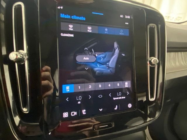 Used 2025 Volvo XC40 B5 Core AWD/4WD image 24