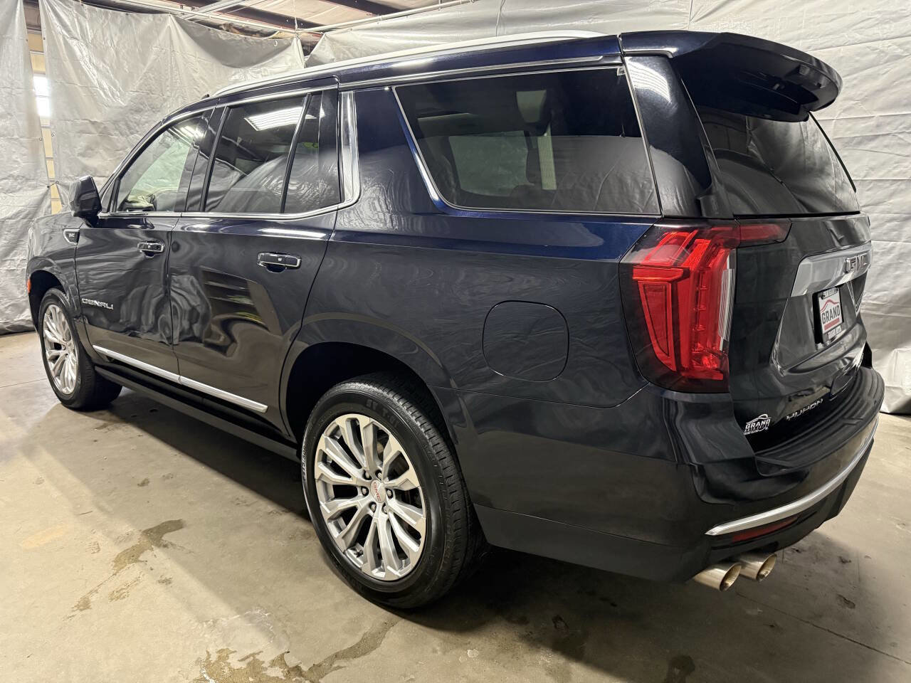 Used 2023 GMC Yukon Denali AWD/4WD image 4