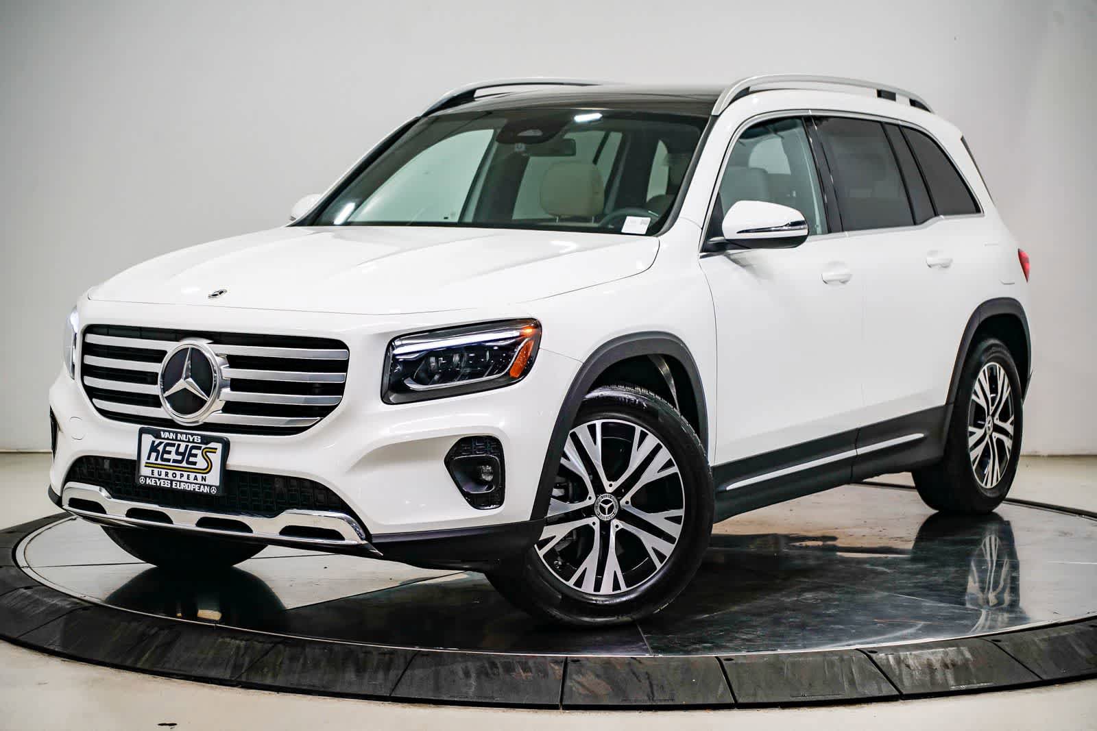Used 2026 Mercedes-Benz GLB 250 image 1