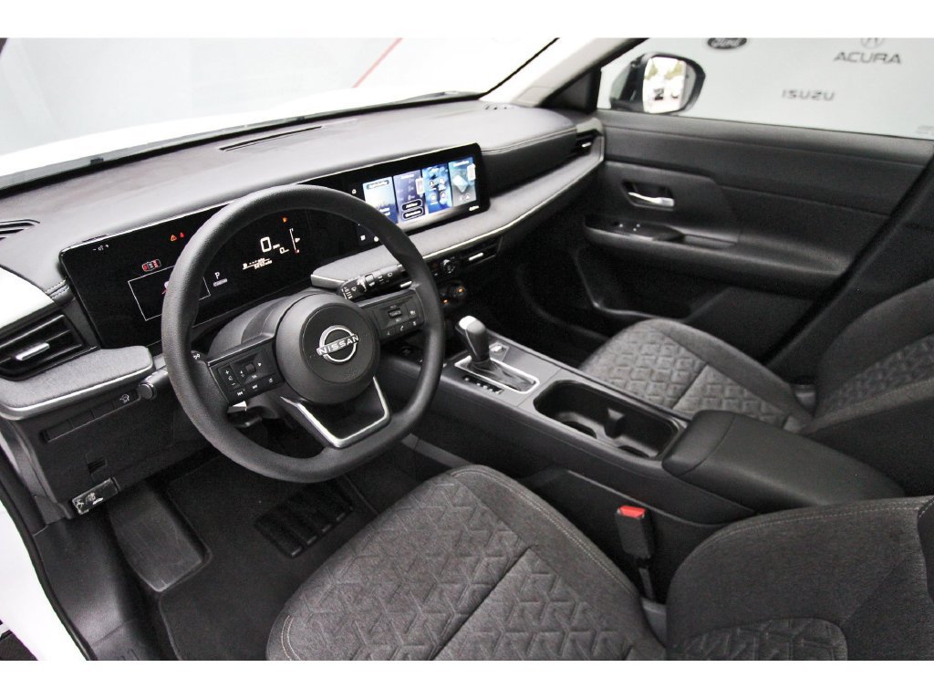 Used 2026 Nissan Kicks SV w/ SV Premium Package FWD image 14
