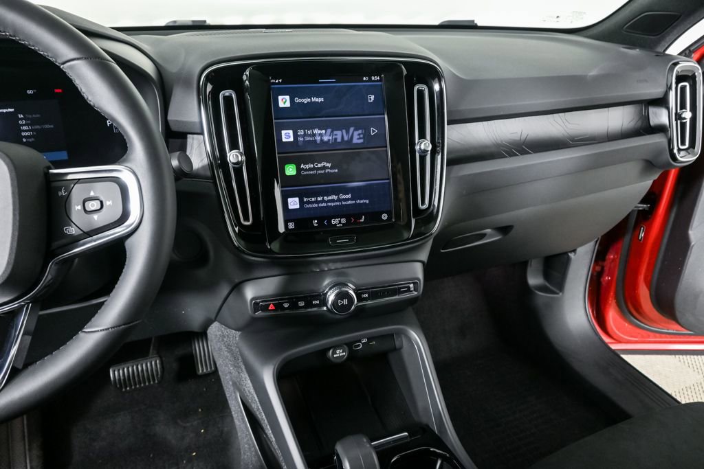 Used 2023 Volvo C40 P8 Recharge Ultimate image 15