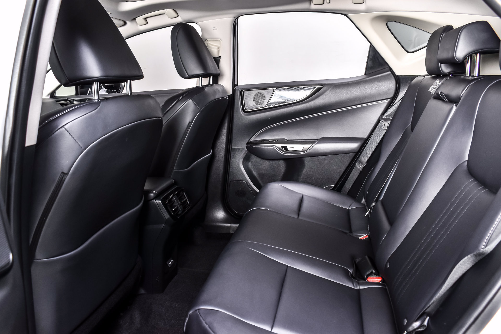 Used 2025 Lexus NX 350h AWD w/ Accessory Package (2T) image 18
