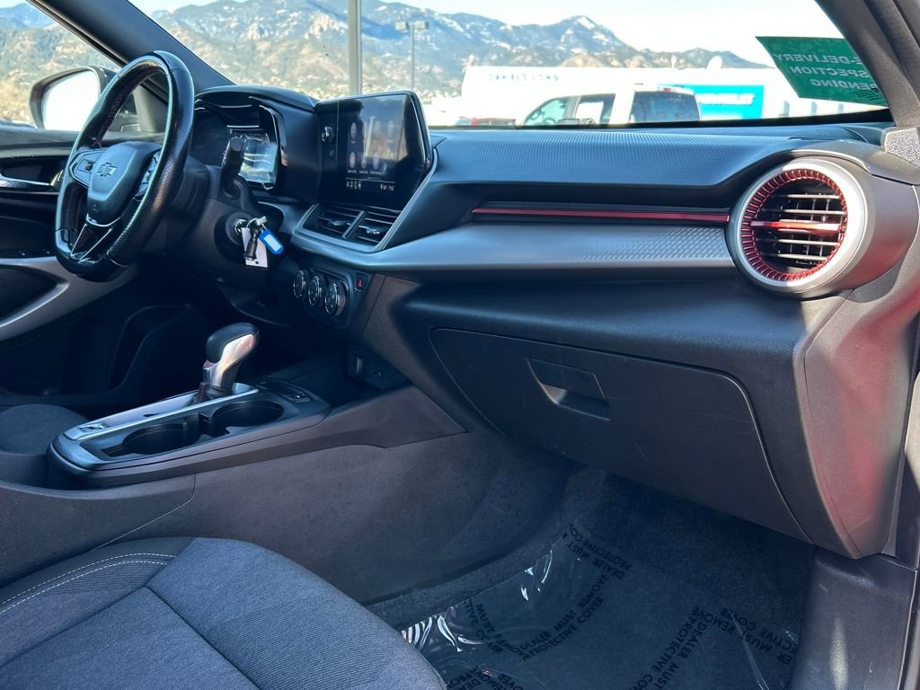 Used 2024 Chevrolet Trax RS image 8