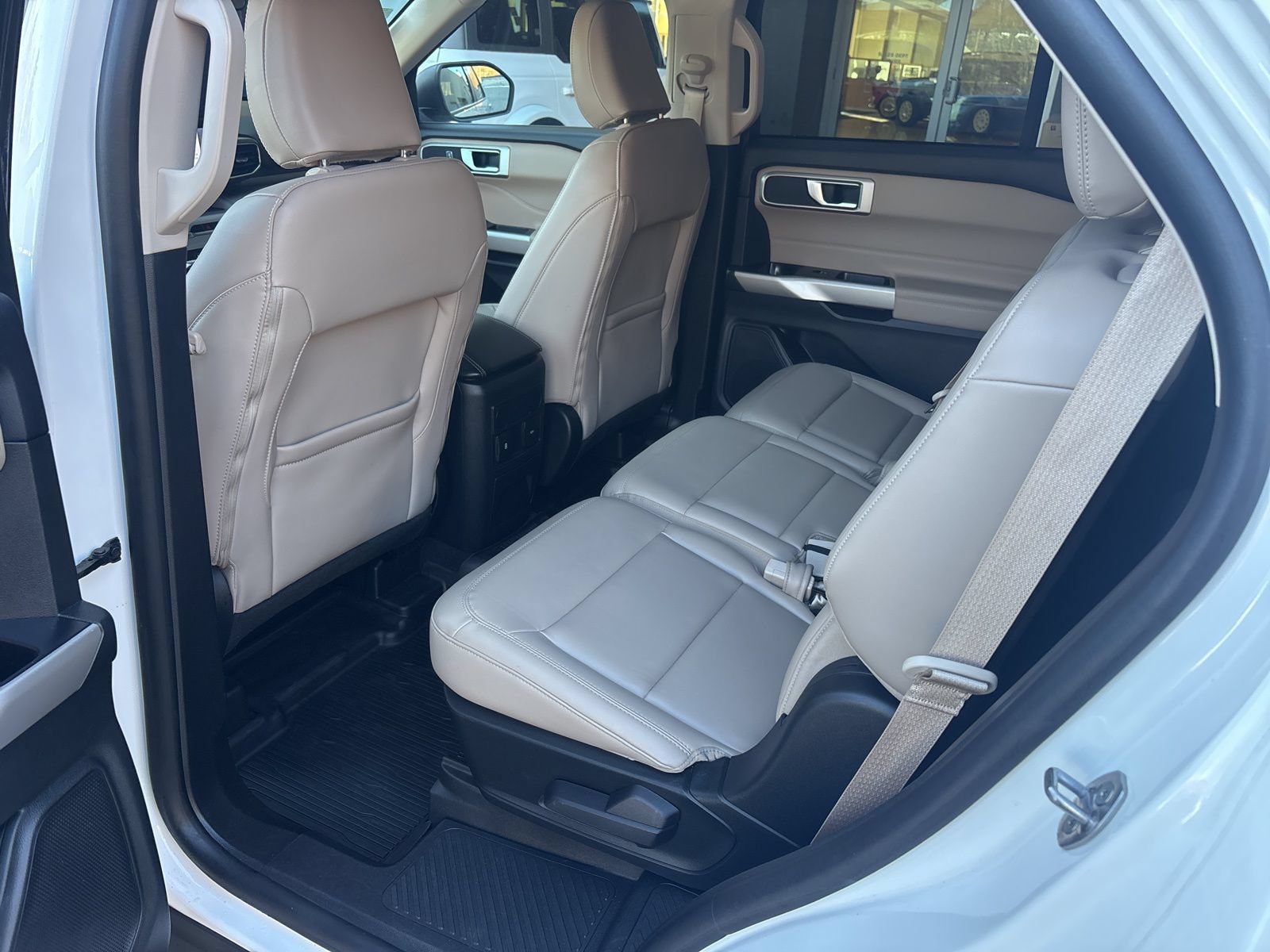 Certified 2023 Ford Explorer XLT w/ Equipment Group 202A AWD/4WD image 38