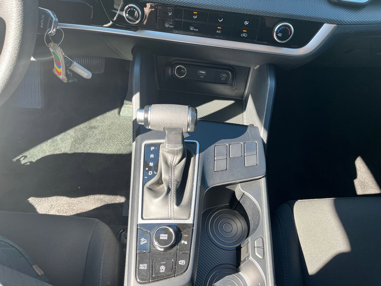 Used 2025 Kia Sportage LX image 40