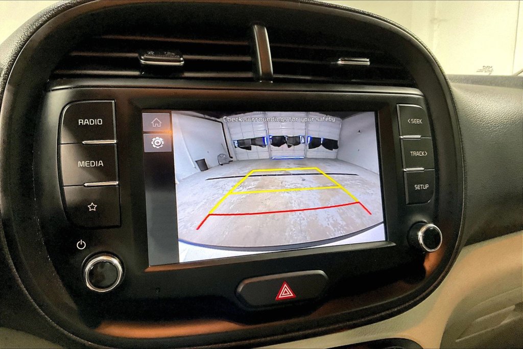 Used 2025 Kia Soul LX w/ LX Technology Package FWD image 27
