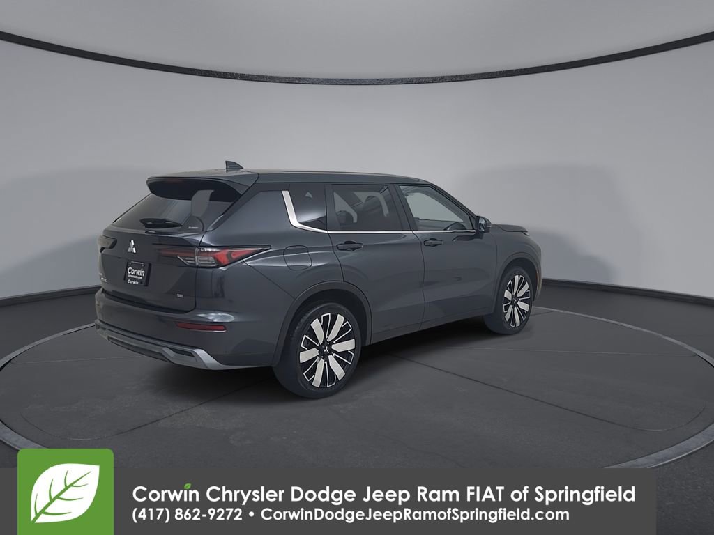Used 2025 Mitsubishi Outlander SE image 15