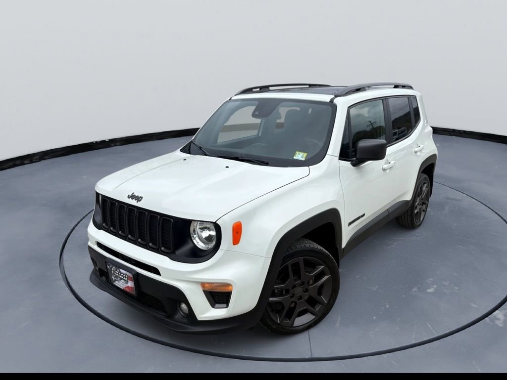 Used 2021 Jeep Renegade Latitude w/ Sun & Sound Group AWD/4WD image 2