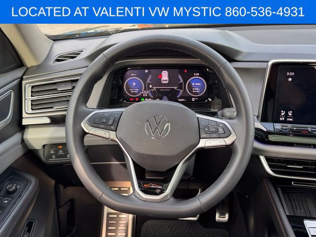 Certified 2025 Volkswagen Atlas Peak Edition SE AWD/4WD image 19