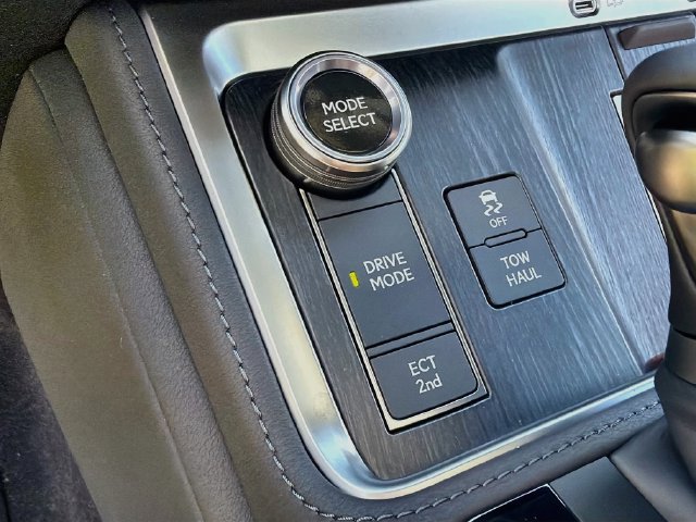 New 2026 Lexus GX 550 w/ Cold Area Package AWD/4WD image 30