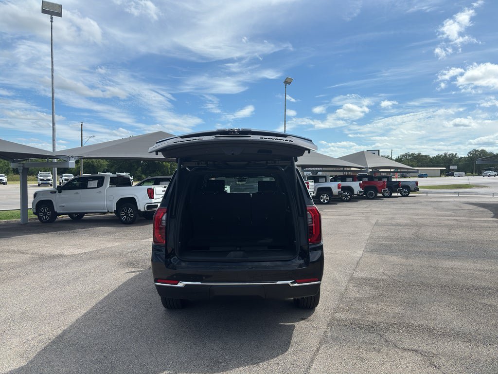 New 2026 GMC Yukon XL Elevation w/ Elevation Premium Package AWD/4WD image 7