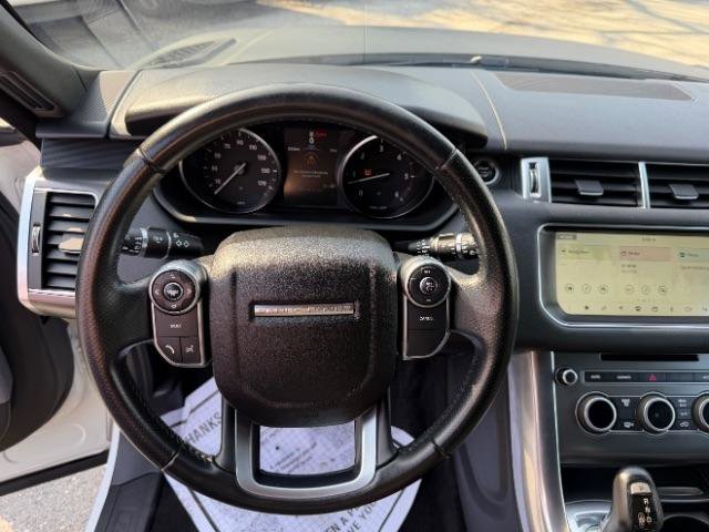 Used 2017 Land Rover Range Rover Sport SE AWD/4WD image 18