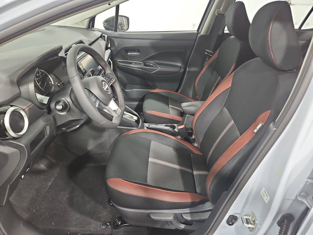 New 2025 Nissan Versa SR w/ Trunk Package image 9