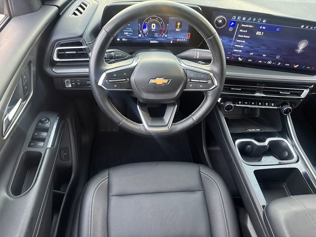 Used 2025 Chevrolet Traverse LT image 15