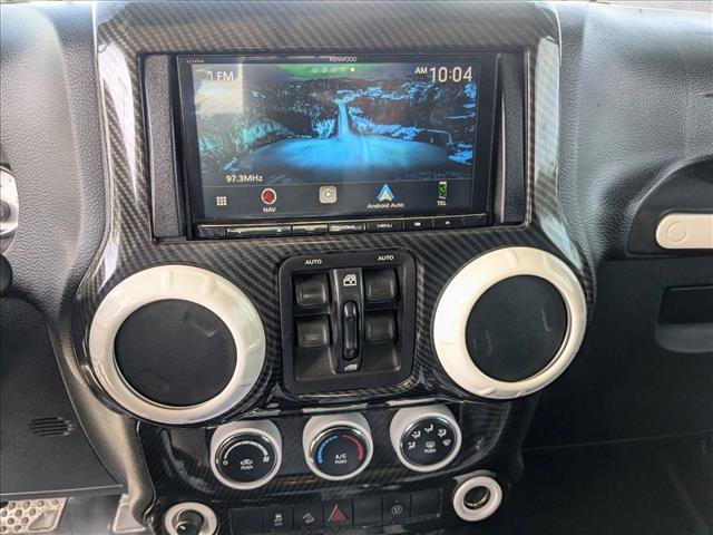 Used 2018 Jeep Wrangler Unlimited Sahara w/ Connectivity Group image 15
