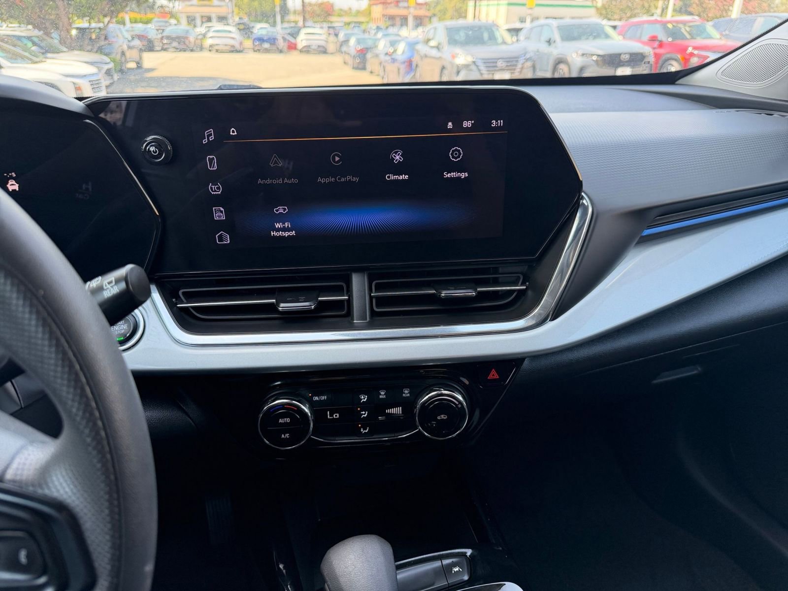 Used 2025 Chevrolet Trax LT FWD image 17