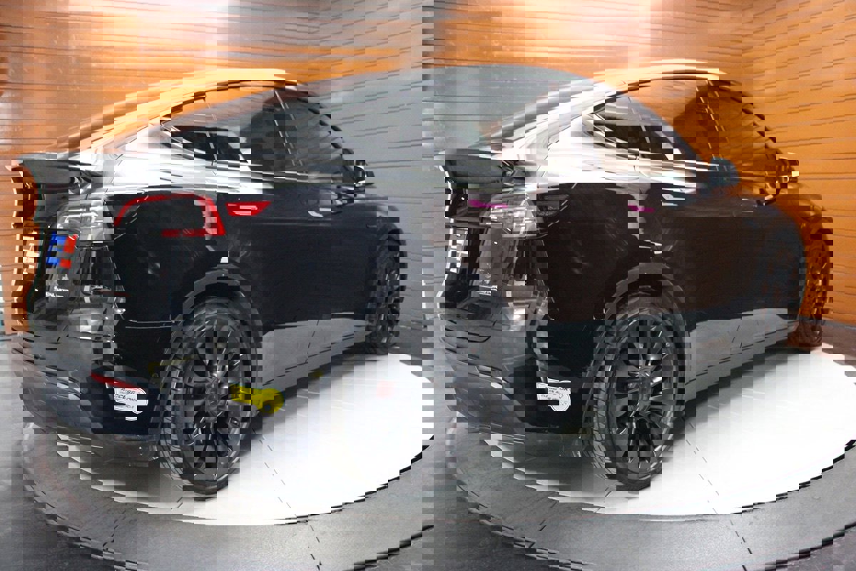 Used 2022 Tesla Model Y Performance image 12