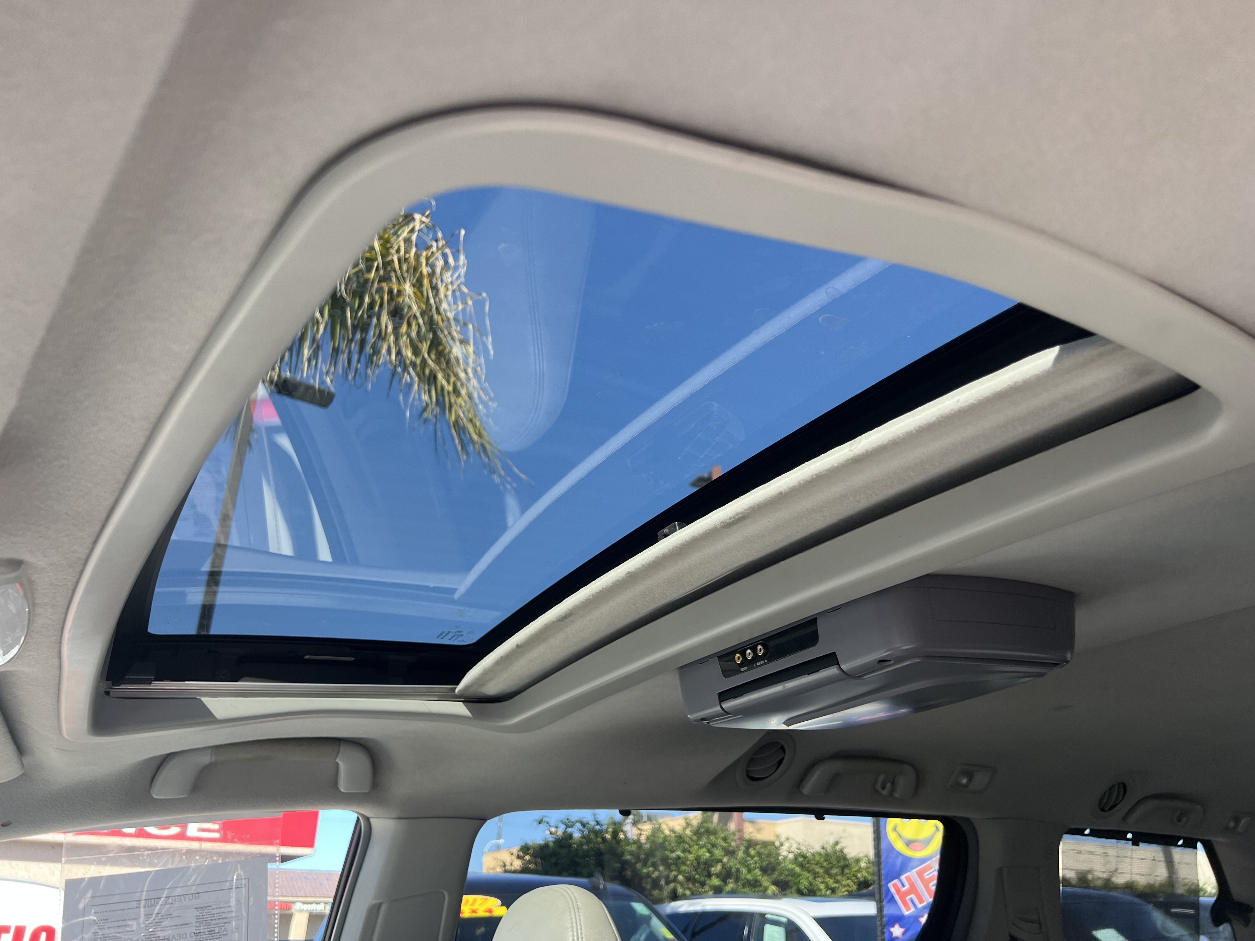 Used 2011 Toyota Sienna XLE FWD image 40