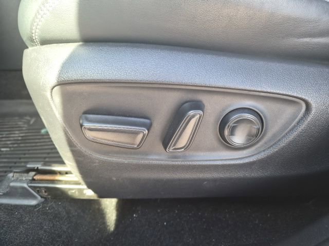 Used 2020 Toyota RAV4 Limited image 17