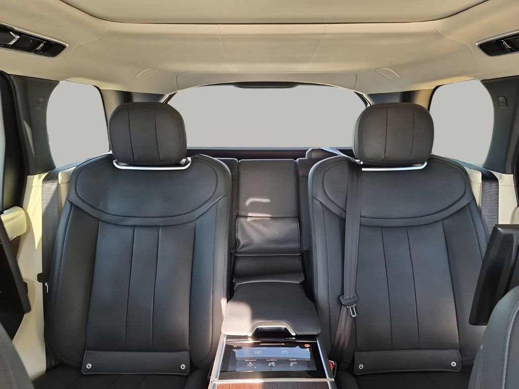 Used 2023 Land Rover Range Rover Autobiography AWD/4WD image 46