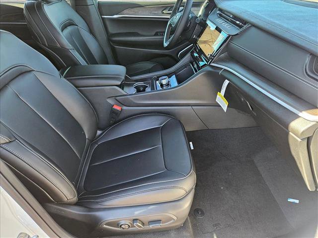 New 2026 Jeep Grand Cherokee Limited w/ Limited Altitude Package RWD image 17