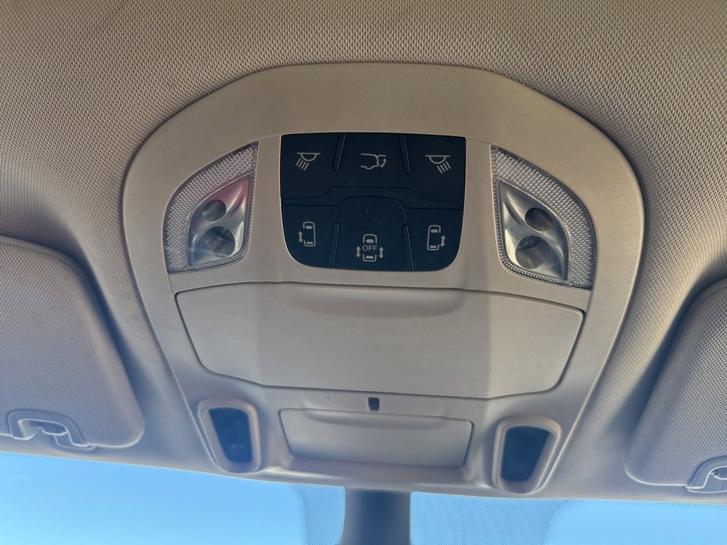 Used 2024 Chrysler Pacifica Limited image 39