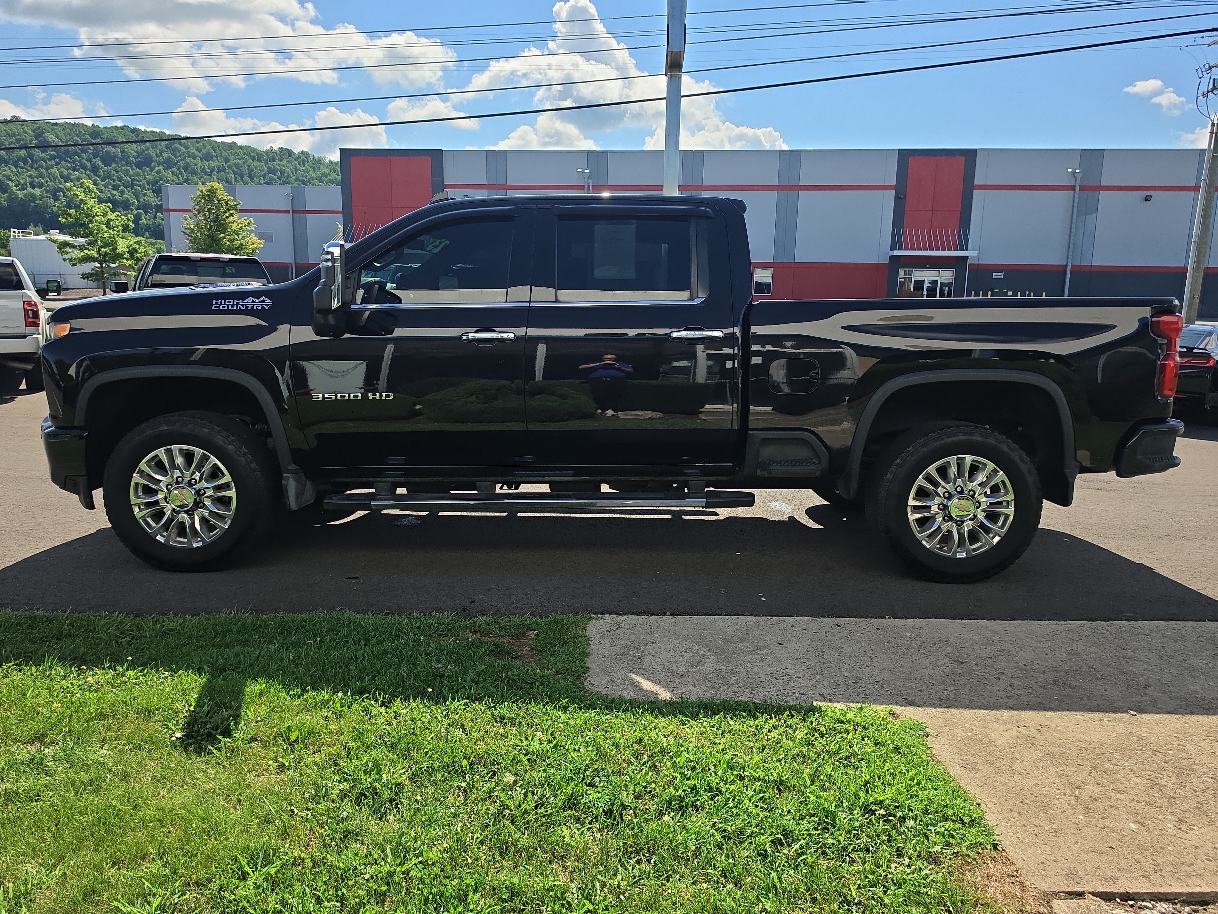 Used 2023 Chevrolet Silverado 3500 High Country w/ Z71 Off-Road Package AWD/4WD image 7