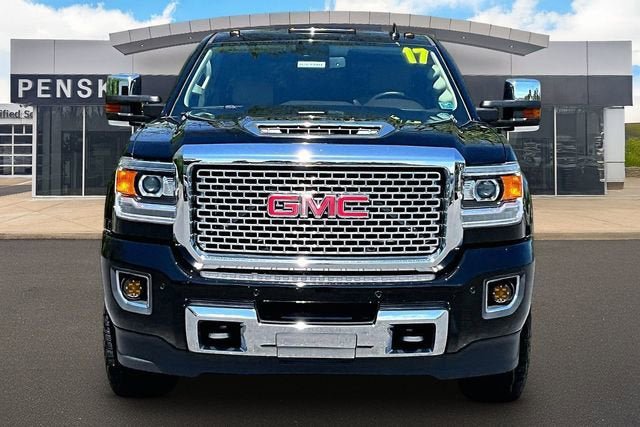 Used 2017 GMC Sierra 3500 Denali w/ Duramax Plus Package AWD/4WD image 4