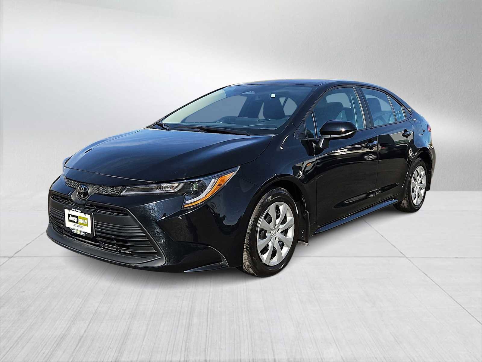Used 2025 Toyota Corolla LE image 4