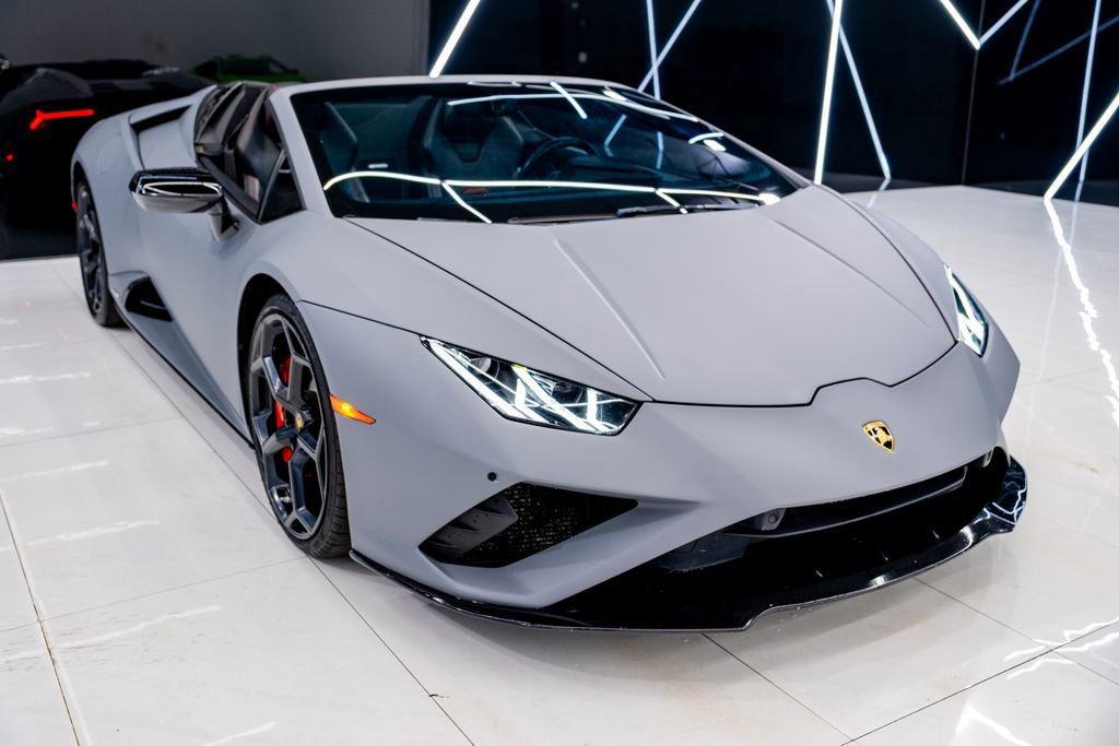 Used 2020 Lamborghini Huracan EVO image 7