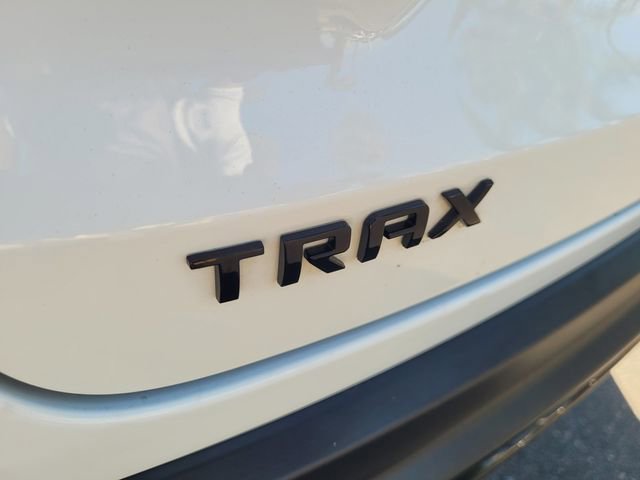 Used 2024 Chevrolet Trax RS FWD image 25
