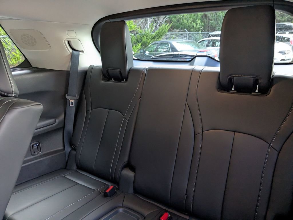 Used 2025 INFINITI QX60 Pure image 26