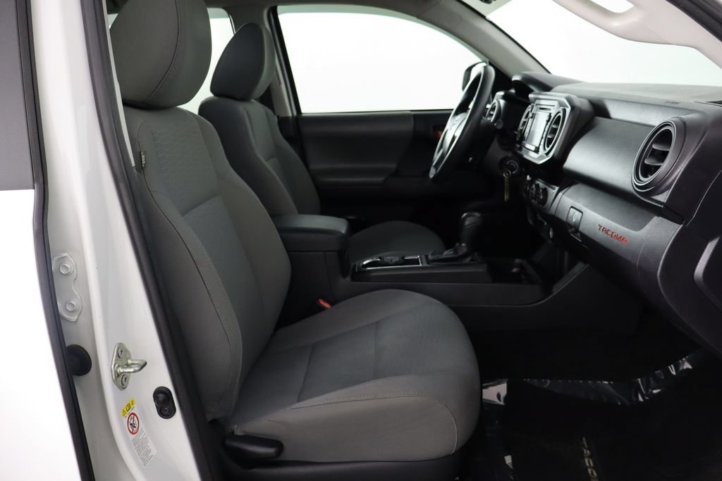 Used 2017 Toyota Tacoma SR w/ SR Convenience Package RWD image 11