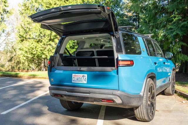 Used 2024 Rivian R1S Launch Edition image 42