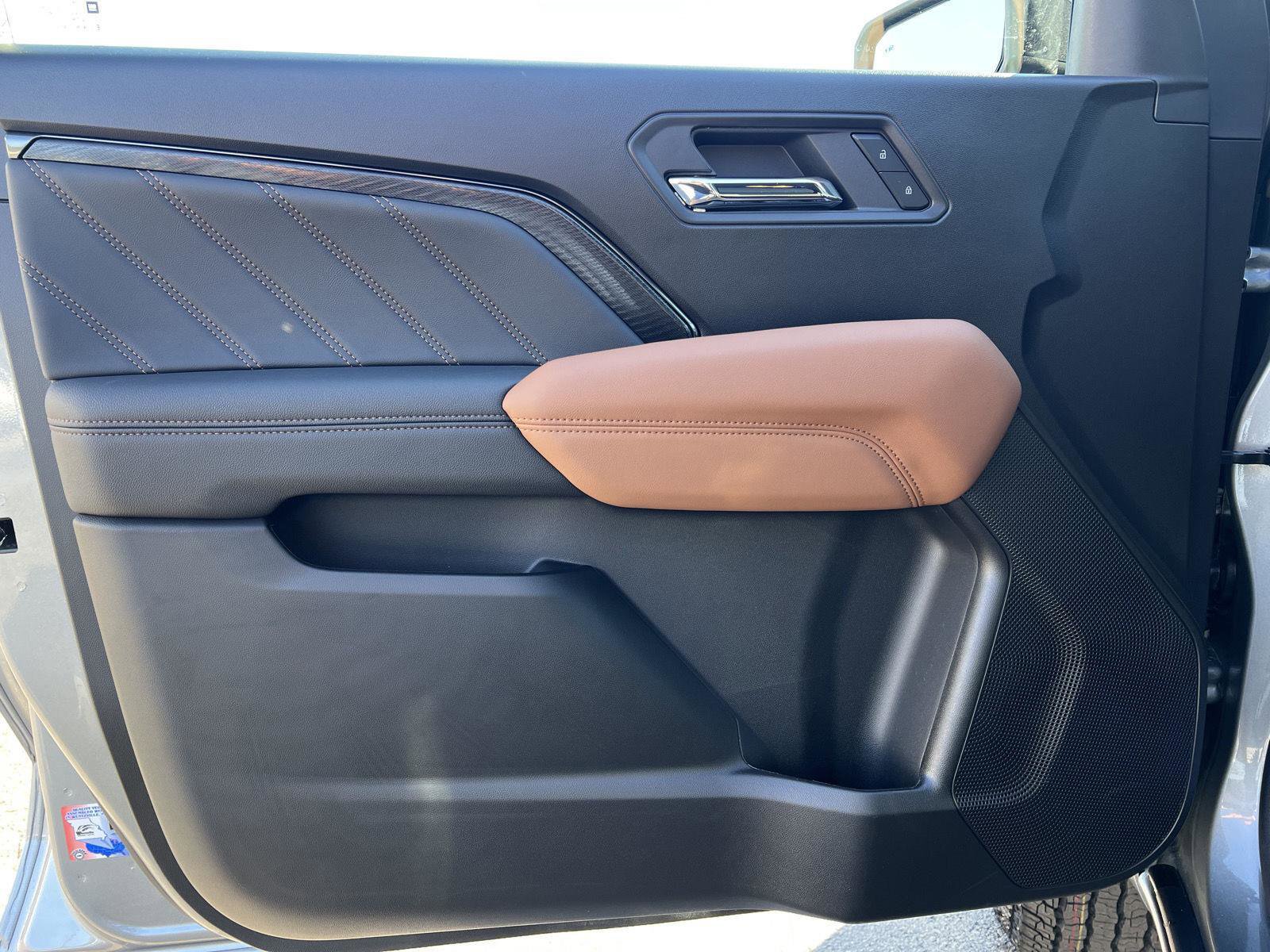 New 2026 GMC Canyon AT4 image 13