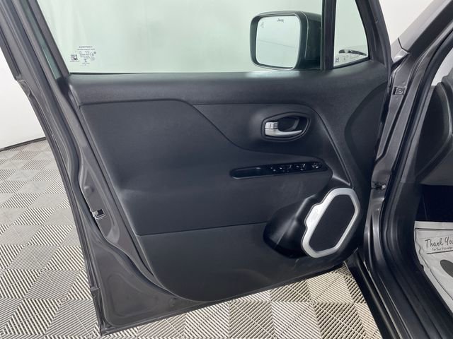 Used 2021 Jeep Renegade Latitude w/ Convenience Group image 17