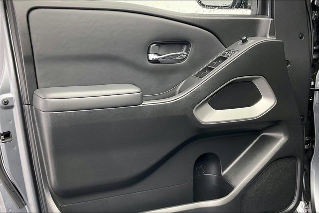 Used 2022 Nissan Frontier SV w/ Technology Package image 25