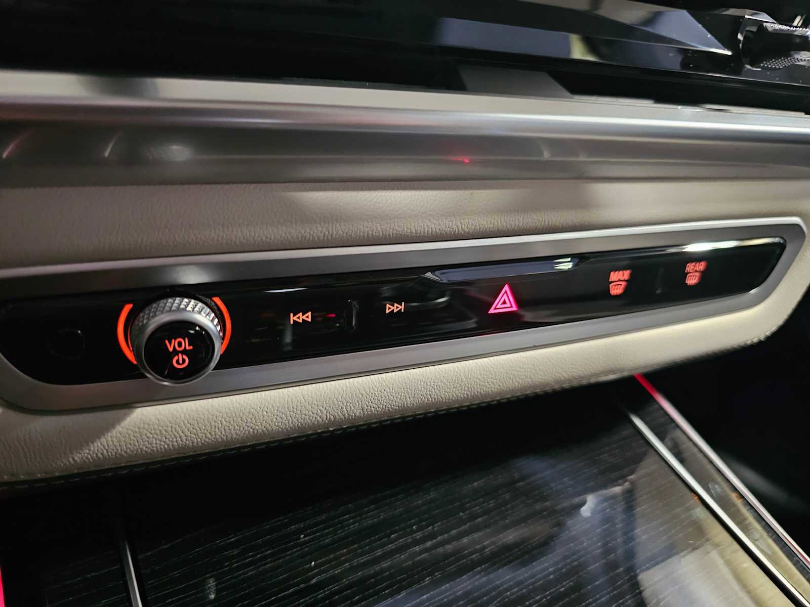 Used 2023 BMW X7 M60i w/ Executive Package AWD/4WD image 18