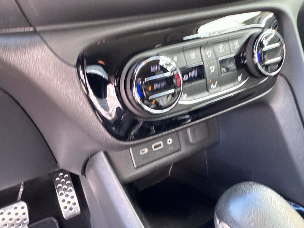 Used 2023 Buick Encore GX Select w/ Sport Touring Package FWD image 12